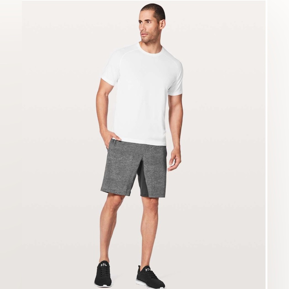 Lululemon T.H.E. Linerless short 9" men's M gray athletic gym running